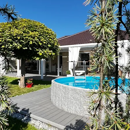 Apartment Luxus 5 Schlafzimmern Sauna Privater Pool Grosser Garten *