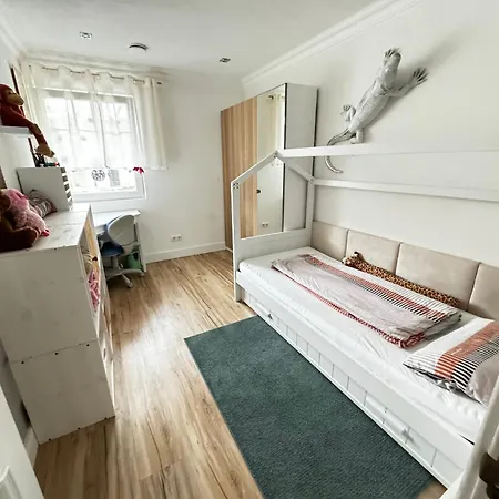 Apartment Luxus 5 Schlafzimmern Sauna Privater Pool Grosser Garten *