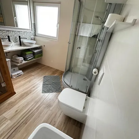 Luxus 5 Schlafzimmern Sauna Privater Pool Grosser Garten Lejlighed Ebersbach an der Fils