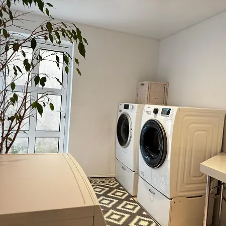 Luxus 5 Schlafzimmern Sauna Privater Pool Grosser Garten *